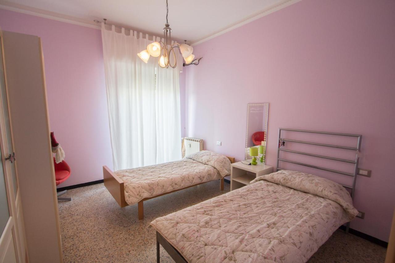 Yellow House Σαβόνα Εξωτερικό φωτογραφία